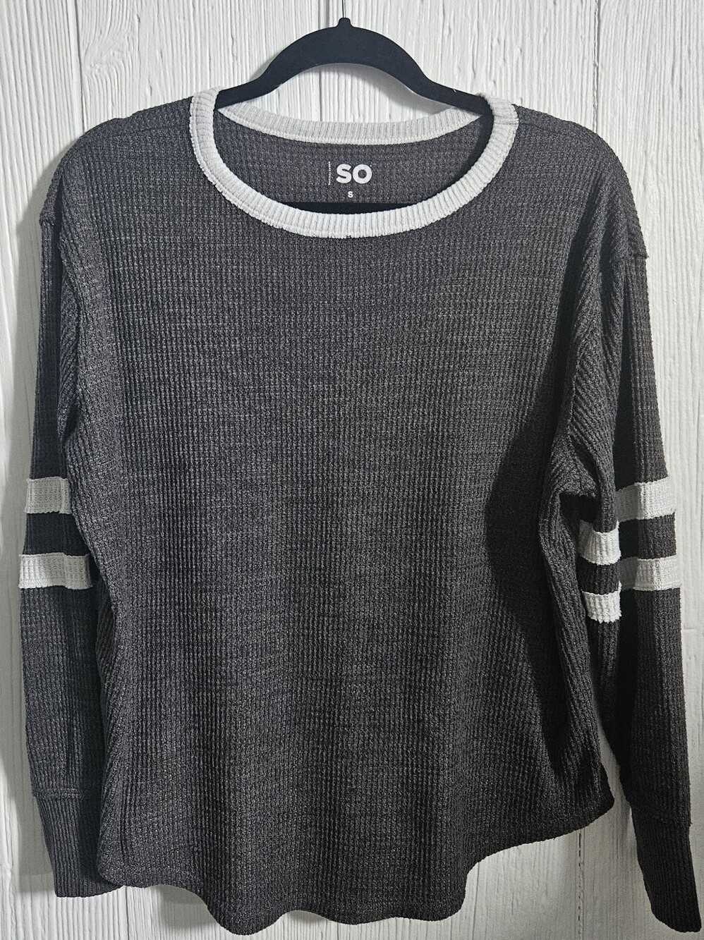 SO Thermal Long Sleeve Top in Gray with White Trim